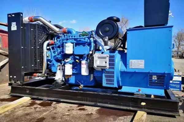 星空体育·星空网站登录入口-星空(中国)机电一批柴油发电机组发往客户手中